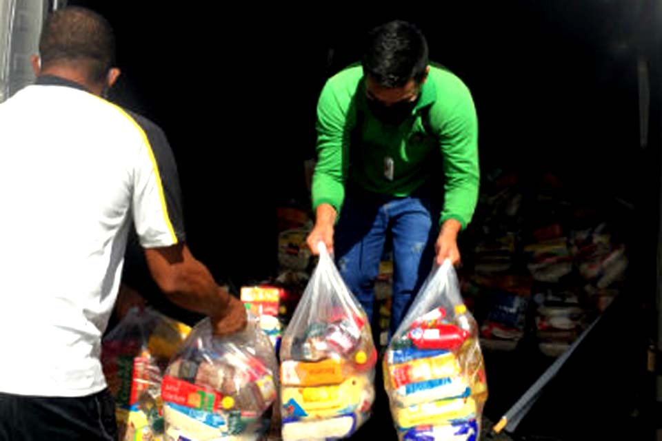 Cestas básicas são entregues a grupos sociais que colaboram com projetos sustentáveis do TJRO