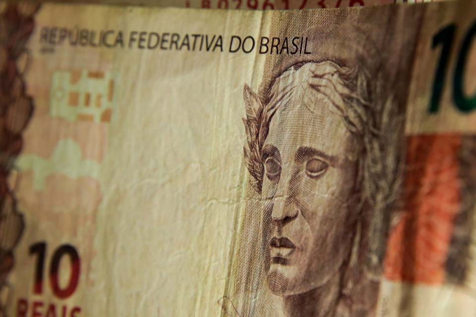 Prévia da inflação oficial fica em 0,95% em março, diz Instituto Brasileiro de Geografia e Estatística