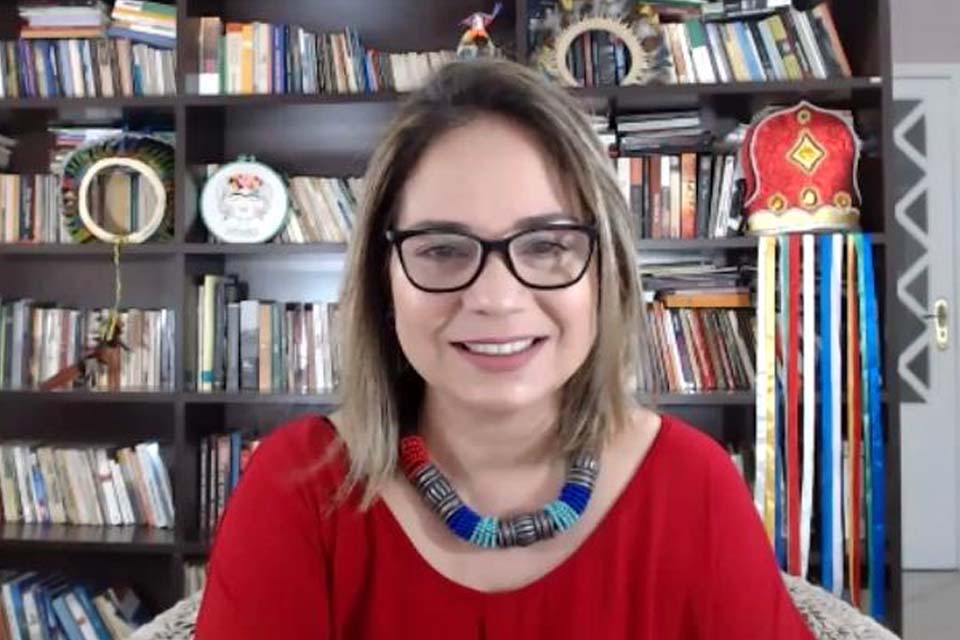 Jornalista lança pré-candidatura a vereadora da capital e destaca projeto coletivo