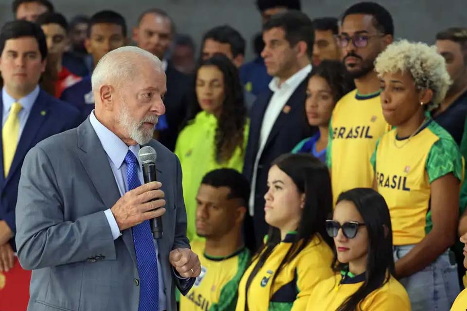 Lula assina decreto reajustando Bolsa Atleta em 10,86%