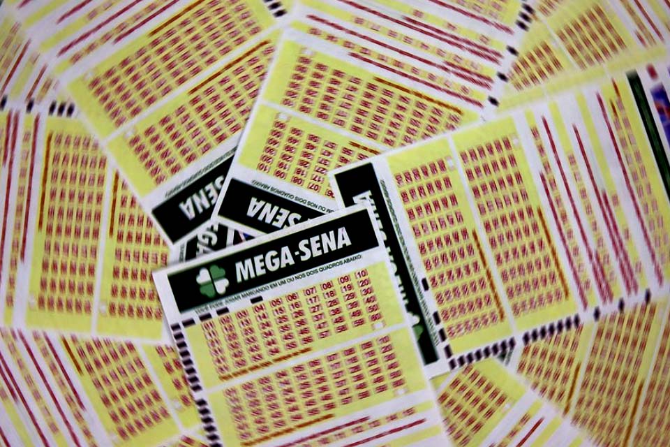 Mega-Sena não tem ganhadores e prêmio vai para R$ 6,2 milhões