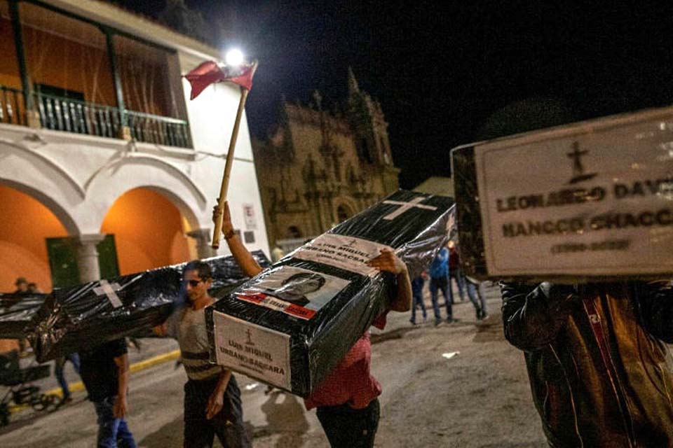 Lima se junta a protestos no Peru pela saída de Boluarte do poder