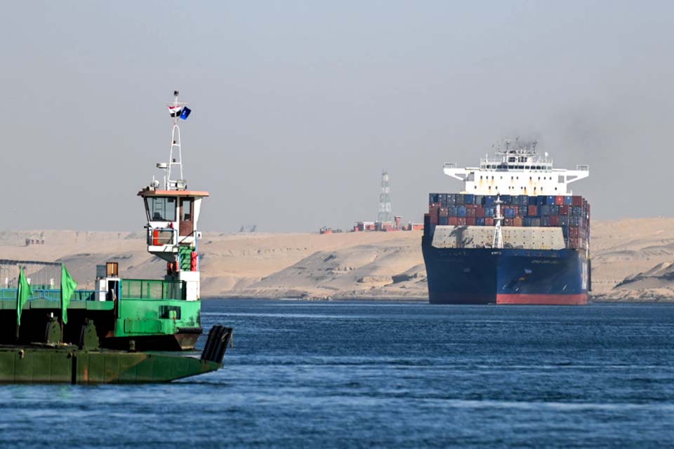 Líder Huti diz ter conseguido impedir passagem de navios no mar Vermelho