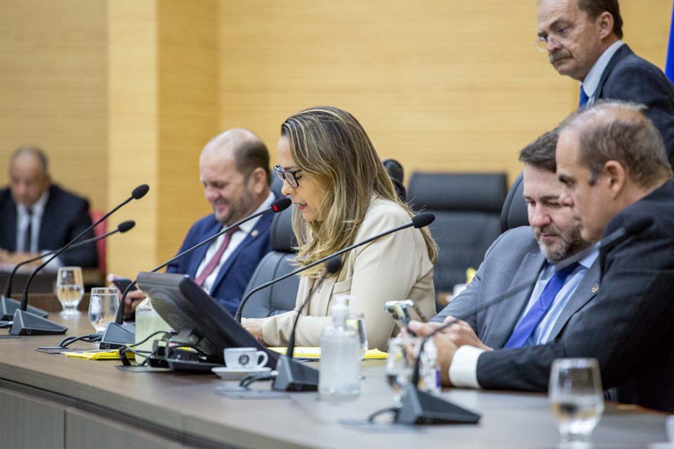 Assembleia analisa vetos e aprova projetos durante sessões; quatro vetos foram derrubados pelos parlamentares