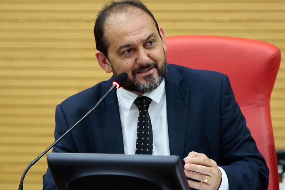 Laerte Gomes considera um absurdo o comércio ser fechado devido ao decreto assinado pelo Governo