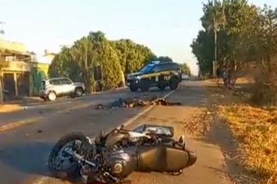 Motociclista morre ao colidir contra traseira de carreta na BR 364