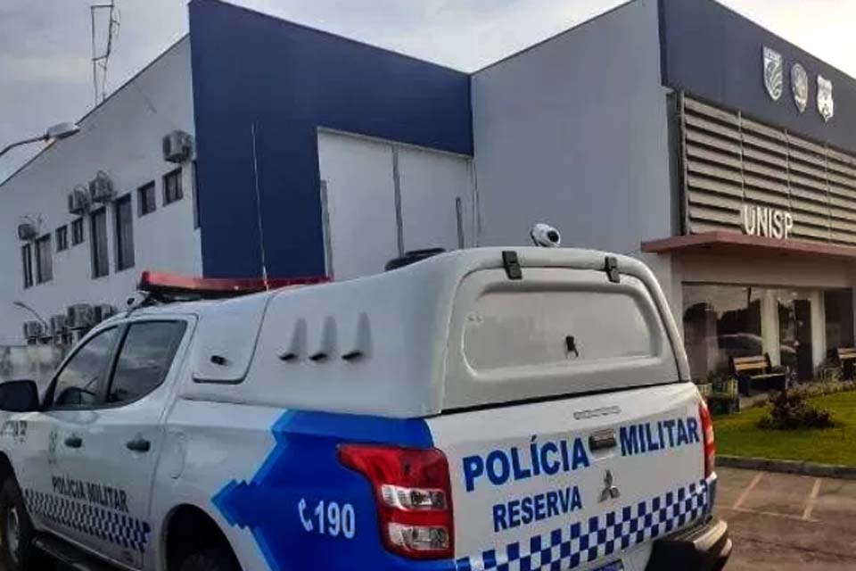 Ladrão invade casa, ameaça idosa de morte e ataca policial militar