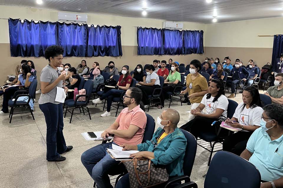 Melhorias na saúde pública são debatidas pela população e servidores durante pré-conferência municipal