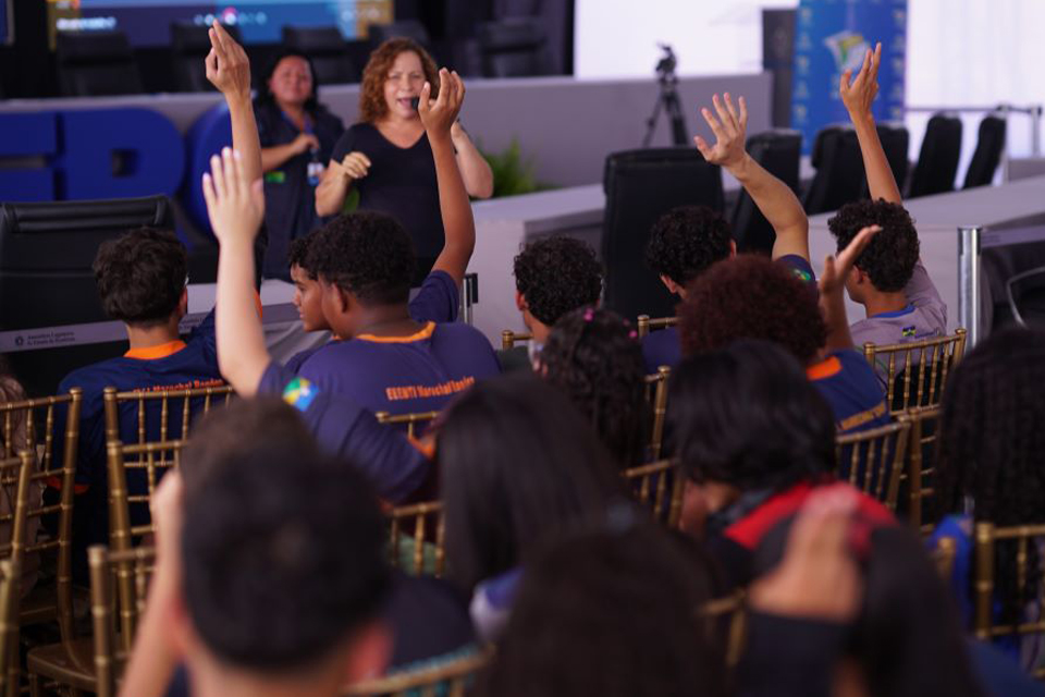 Escola do Legislativo Itinerante oferta oficinas e palestras gratuitas durante a Agroari