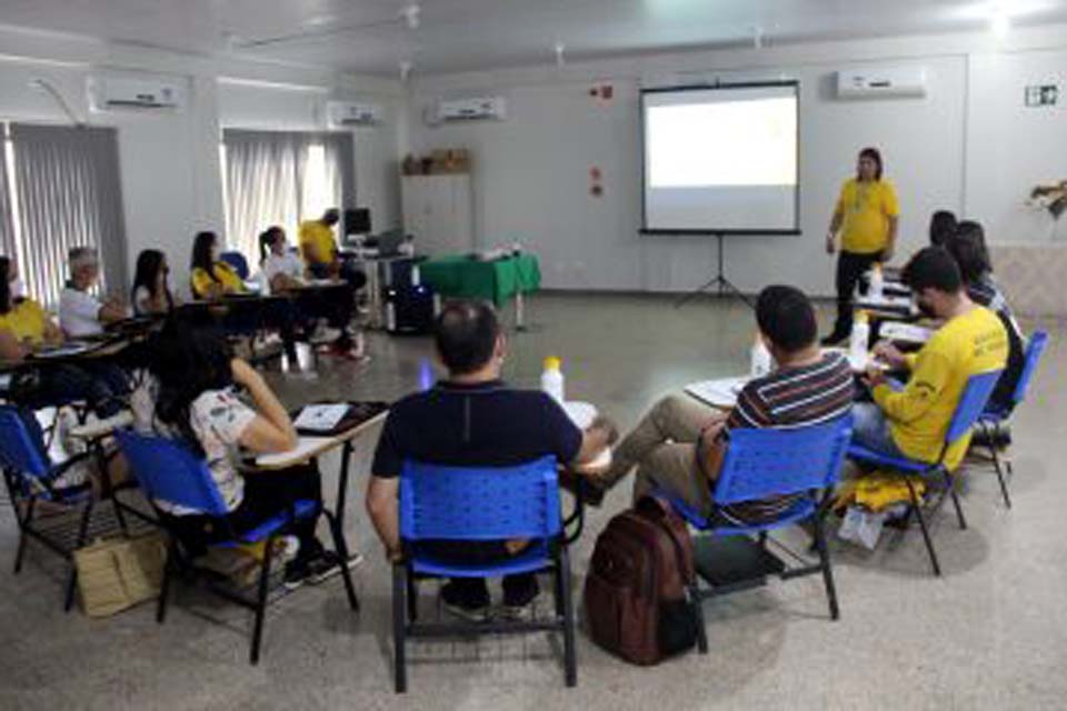 Servidores participam de encontro para planejamento de ações educativas no trânsito