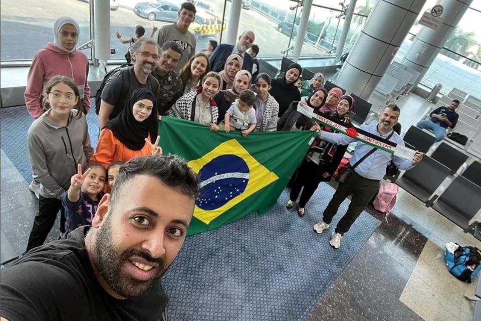 Repatriados de Gaza sofrem ameaças e pedem proteção ao Brasil