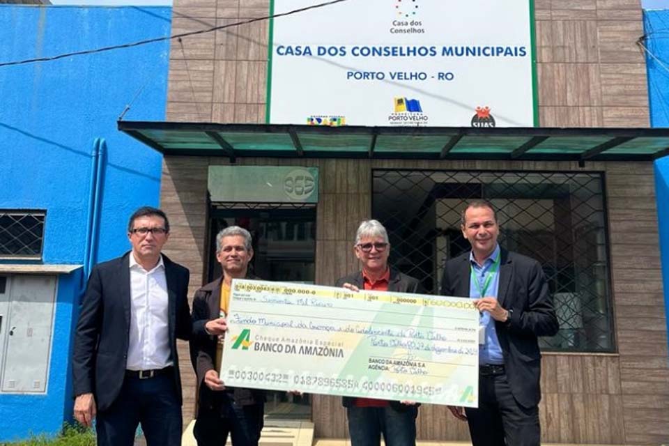 Conselho Municipal dos Direitos da Criança e do Adolescente em Porto Velho recebe doação do Basa