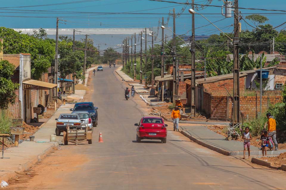 Trabalhos na rua Cascalheira estão na fase final; rua conta com 1,1 quilômetro de pavimentação e execução das calçadas