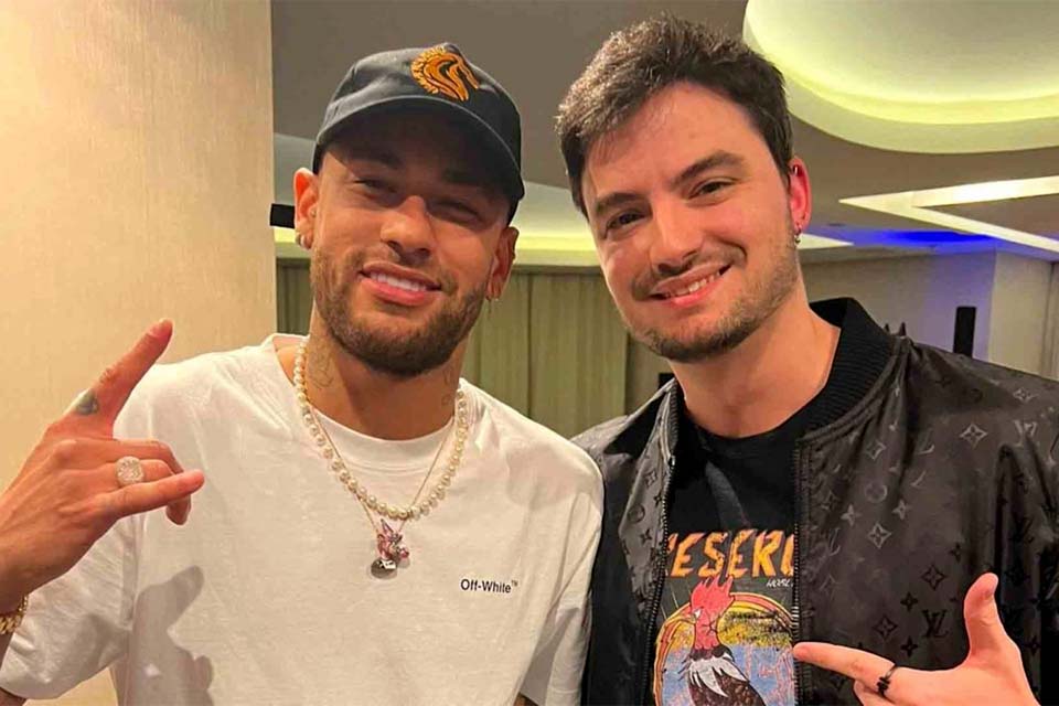 Felipe Neto posa com Neymar: 'Estava errado sobre você'