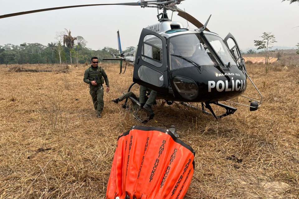 Governo reforça combate aos focos de incêndio no Parque Guajará-Mirim com uso do helicóptero Falcão 2