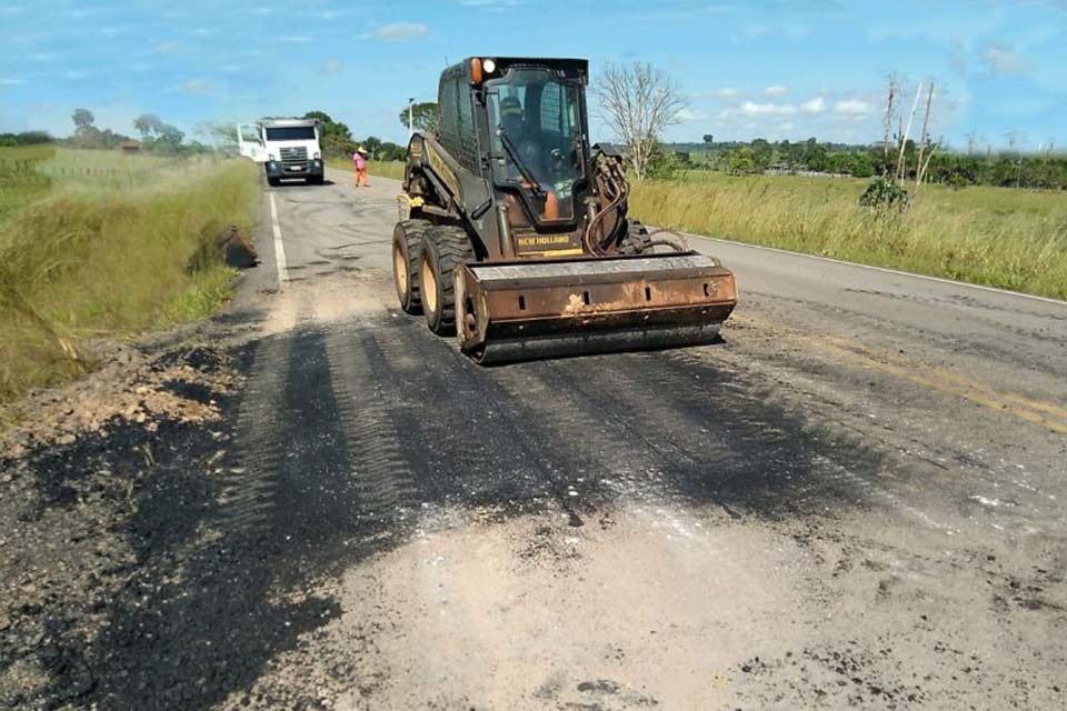 Manutenção de 38 quilometros de extensão da Rodovia 479 é executada