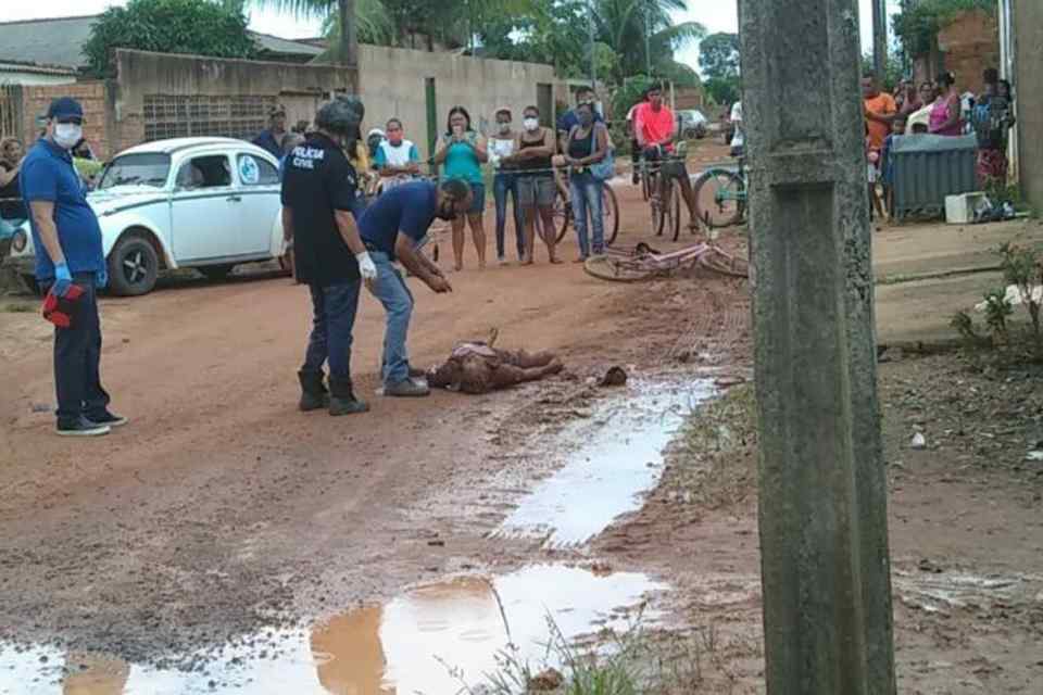 Homem é degolado na rua e cadáver choca população em Candeias 