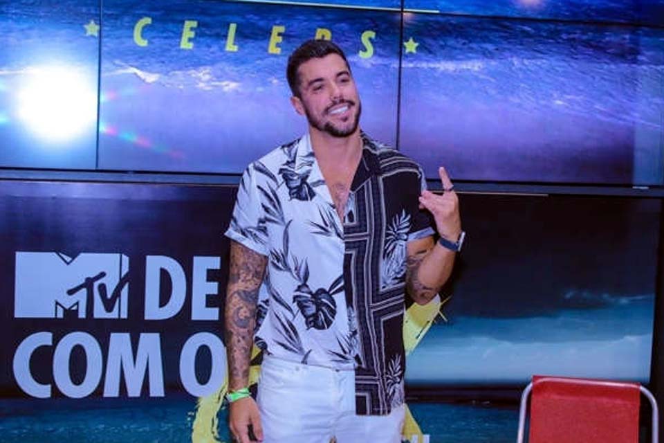 Lipe Ribeiro expõe verdade sobre traição da ex-noiva e se cogitou namoro com Anitta