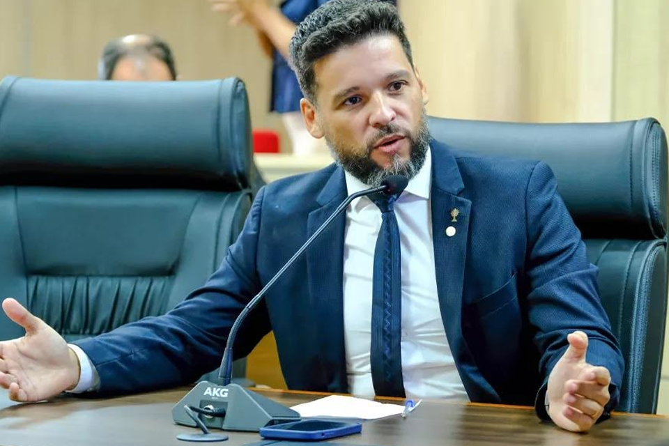 Deputado Camargo pede que prefeitura de Ariquemes cumpra com o pagamento do piso nacional de enfermagem