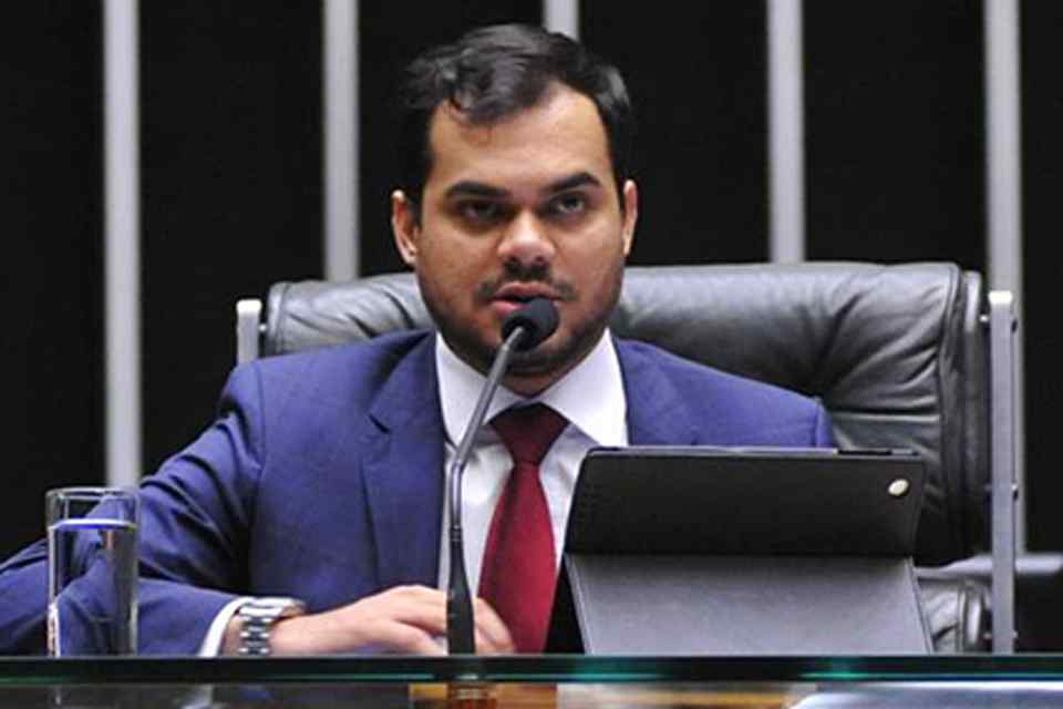 Machadinho do Oeste recebe ambulância para atende população com recursos do deputado Expedito Netto