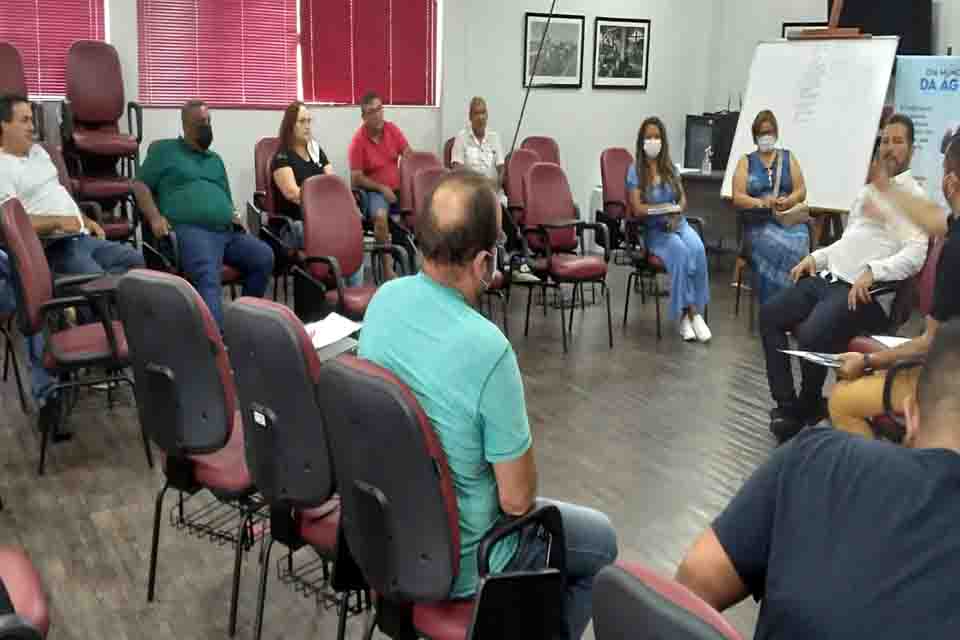 SINDUR realiza reunião com diretora e coordenador operacionais da CAERD para debater sobre transposição estadual