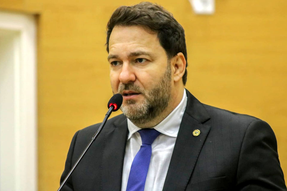 Governo atende indicação do Deputado Alex Redano para recuperação da RO-420 entre Buritis e Jacinópolis