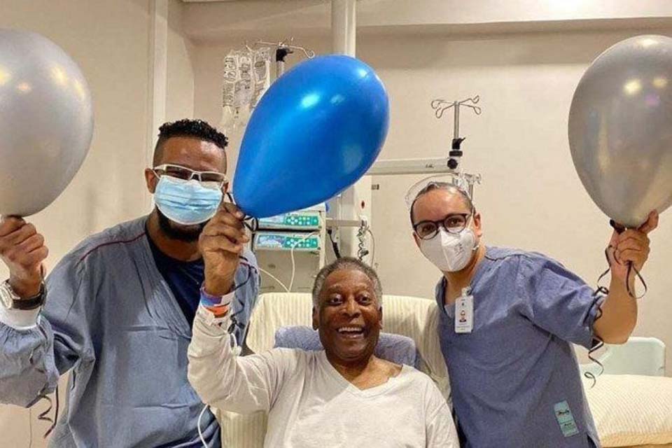 Pelé recebe alta de hospital em SP após 17 dias internado para tratar tumor e apresentar dificuldades para comer