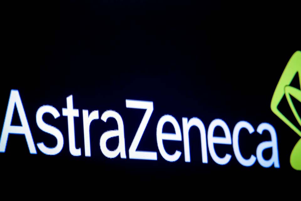 Agência inglesa diz que revisará testes da AstraZeneca para covid-19