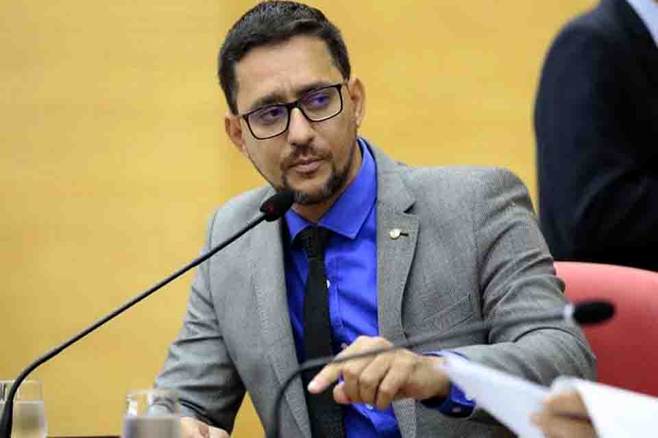 Deputado Anderson vota contrário a Projeto de Lei que acabou com a profissão de Bombeiro Civil em Rondônia