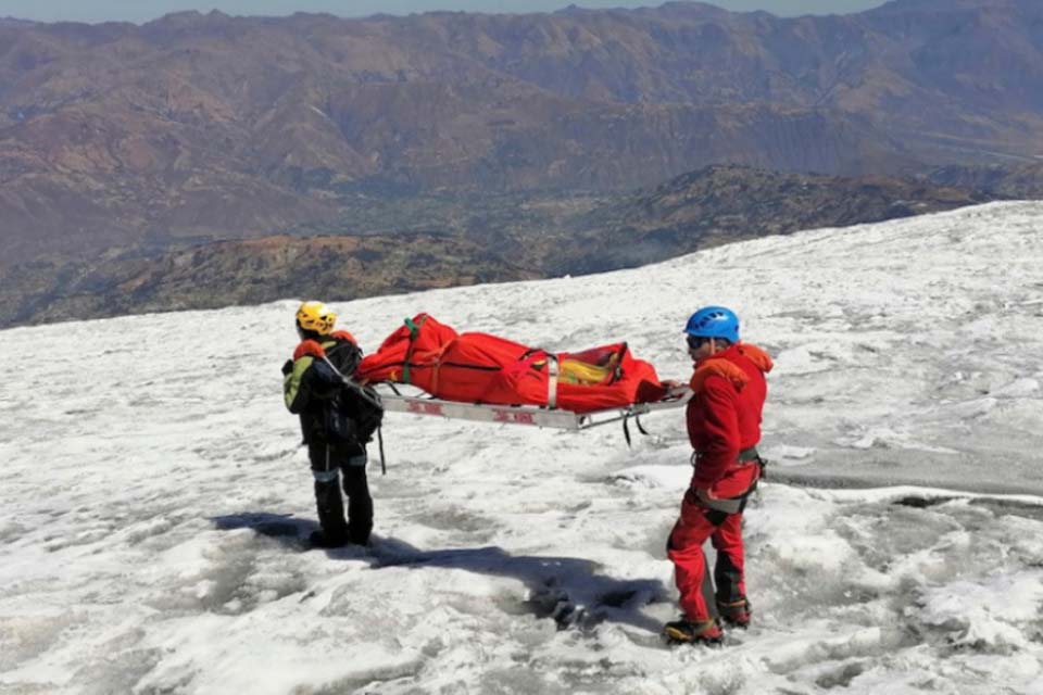 Alpinista que desapareceu há 22 anos é encontrado mumificado no Peru