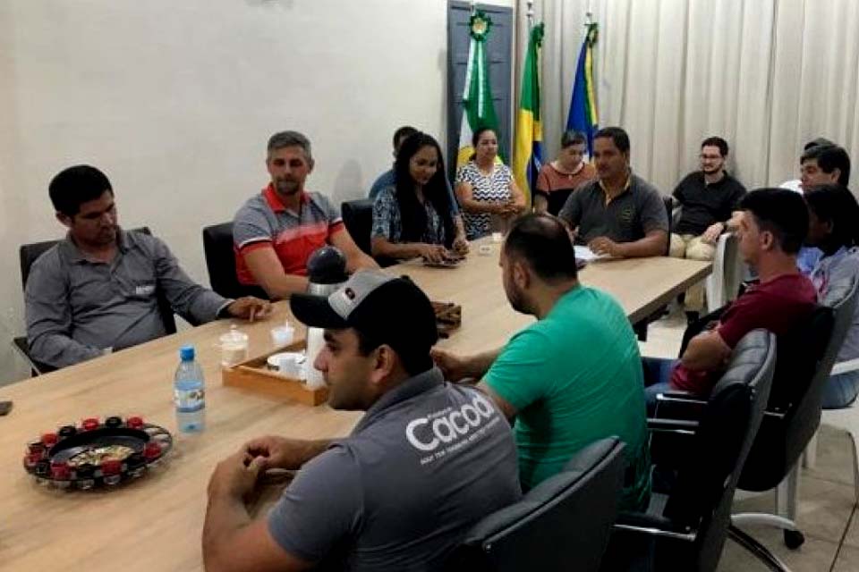 Sindicato pede recomposição salarial dos servidores em encontro com secretários, prefeito e vereadores