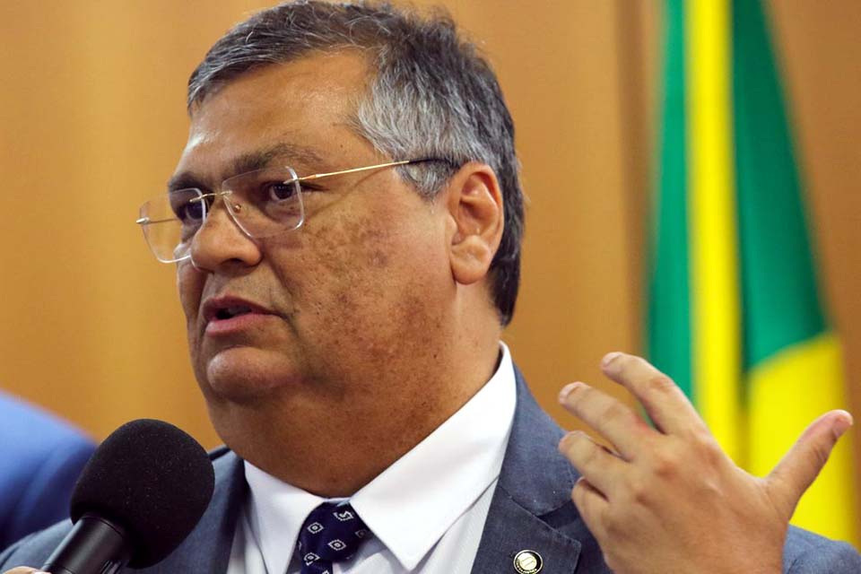 Dino diz que não tinha autorização para usar FN no 8 de janeiro