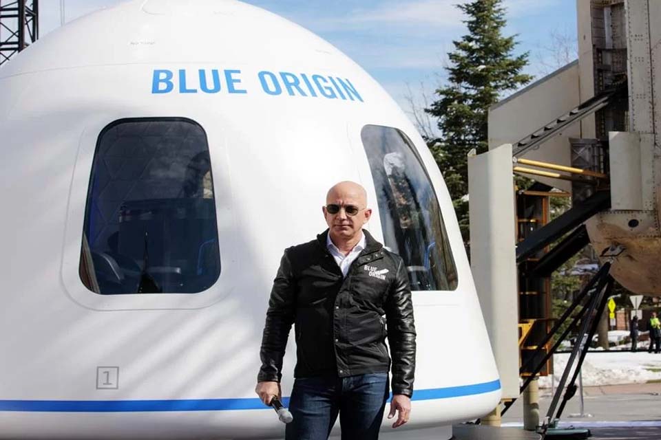 Nave New Shepard, de Jeff Bezos, volta ao espaço após acidente em 2022