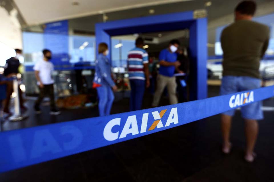 Caixa abre 772 agências na manhã deste sábado