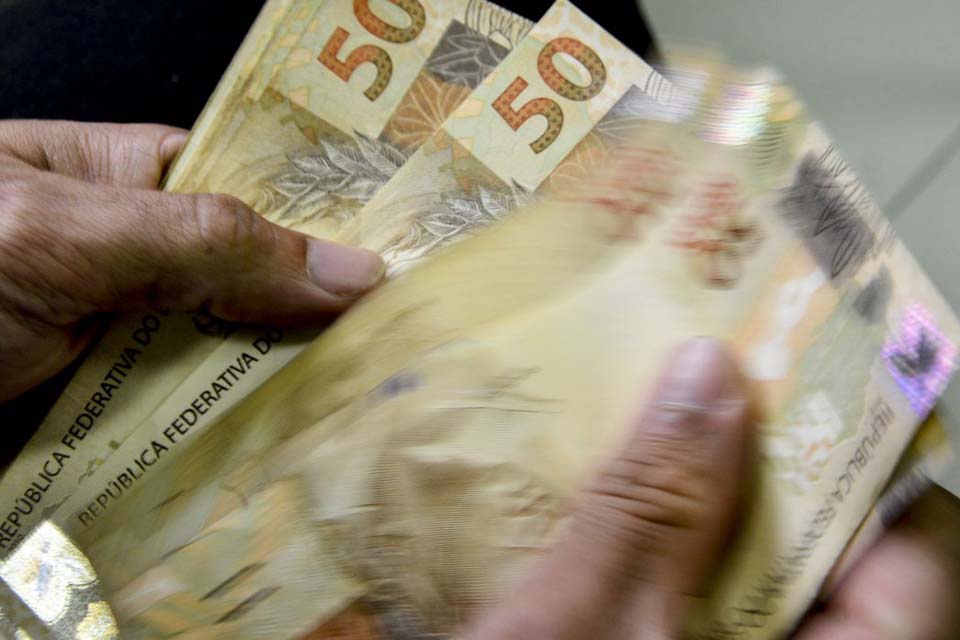  Auxílio Brasil de R$ 600 começa a ser pago nesta terça-feira