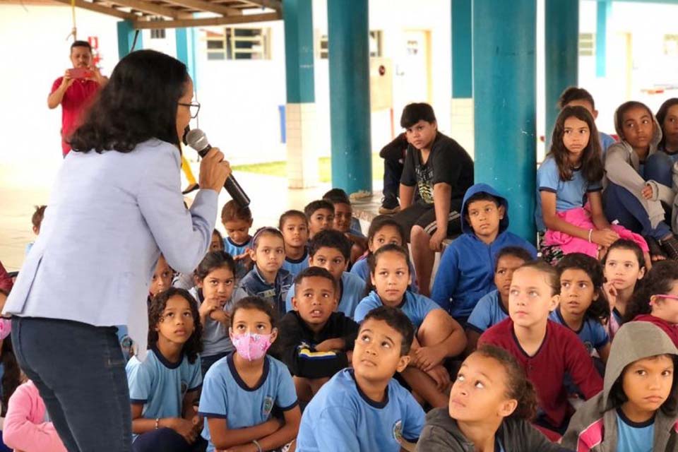 SAAE chama atenção para a importância da Coleta Seletiva através de palestras nas escolas 