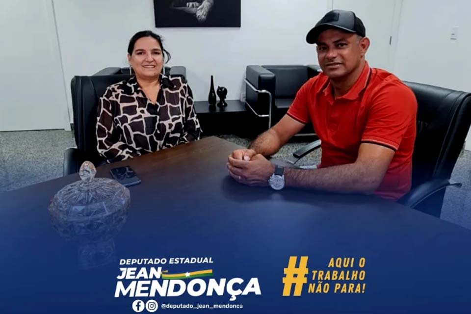 Gabinete do deputado estadual Jean Mendonça recebe prefeito do município de Theobroma