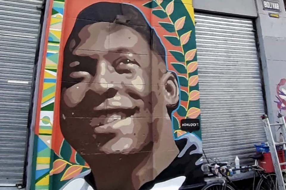 Pelé ganha homenagem em tradicional bairro de Buenos Aires