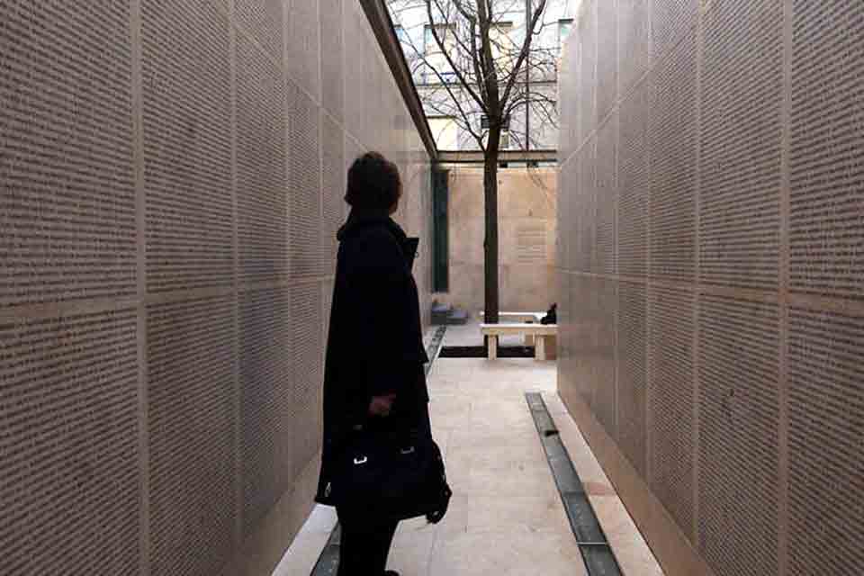 Diretora do Memorial do Holocausto de Paris considera 'chocante' ideia de partido nazista no Brasil