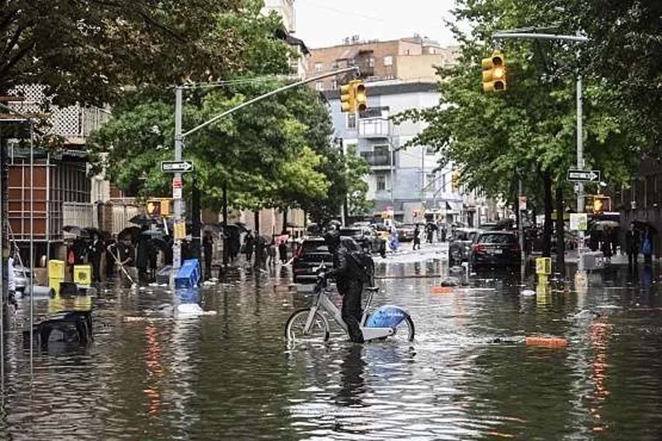 Temporal alaga Nova York e governo declara estado de emergência