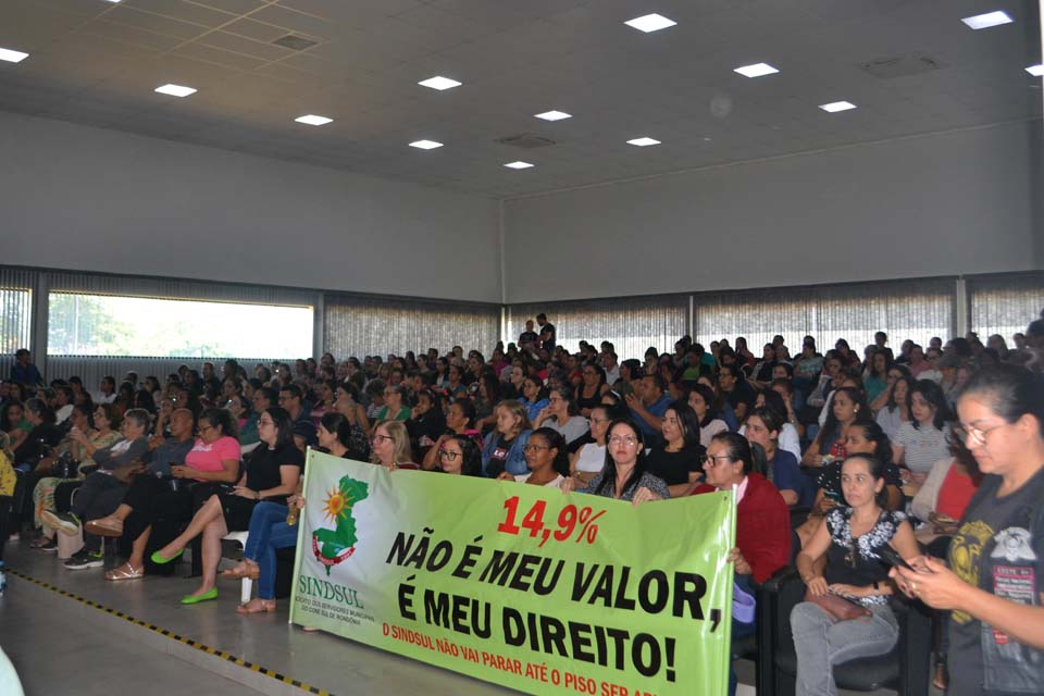 5º dia de greve; presidente do Sindsul e pai de aluno falaram na sessão da Câmara de Vilhena