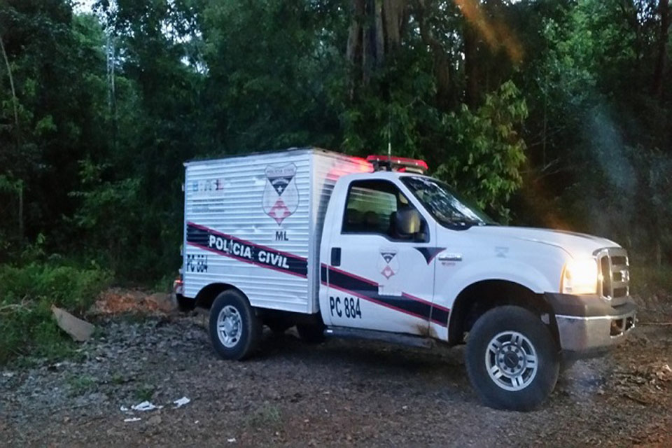 Homem é encontrado morto com tiro no rosto em distrito 