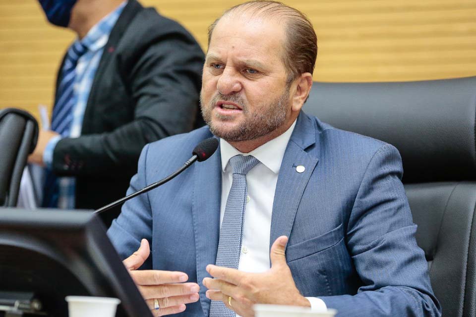 Deputado Estadual Cirone Deiró defende agilidade na execução das políticas educacionais na rede municipal e estadual de ensino