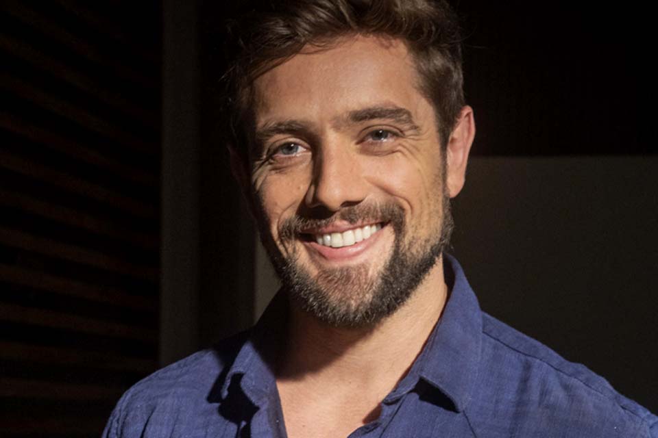 Rafael Cardoso renova contrato com a Globo e fará par com Mariana Ximenes em nova novela da Globo