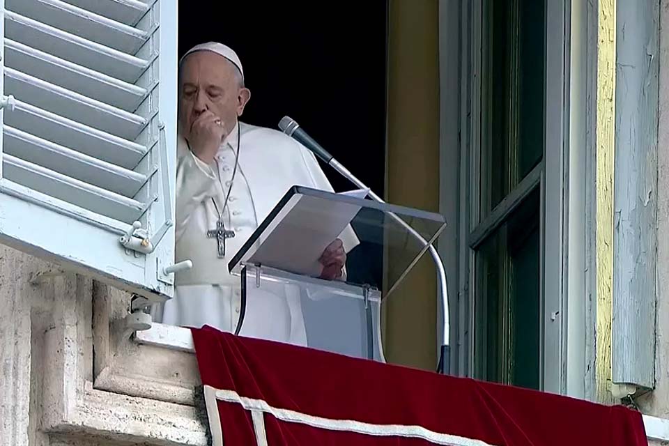 Missas do papa Francisco serão feitas via internet até o dia 15 de março