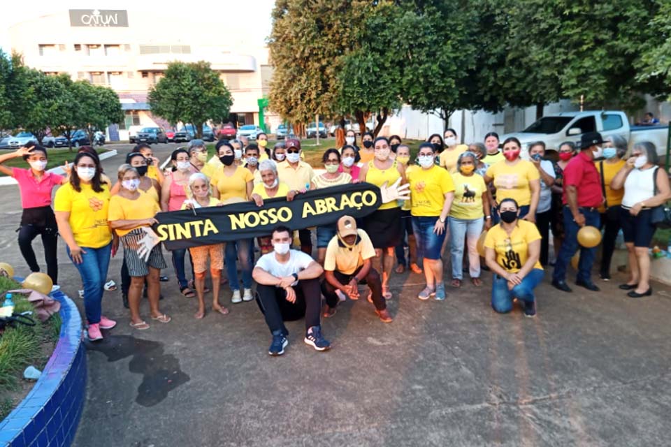 Secretaria Municipal de Desenvolvimento Social realiza ação com idosos e jovens em alusão ao setembro amarelo