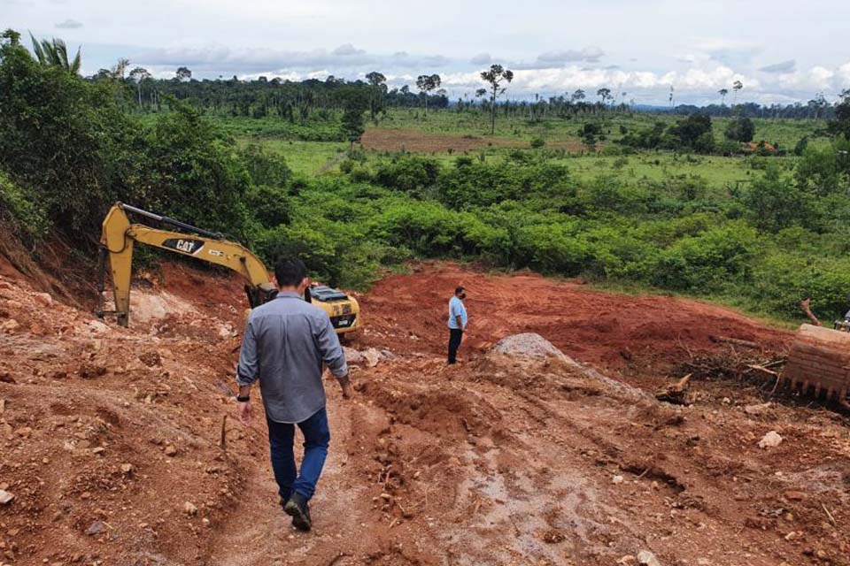 Governo de Rondônia avança em serviços de manutenção de rodovias primárias e pavimentadas 