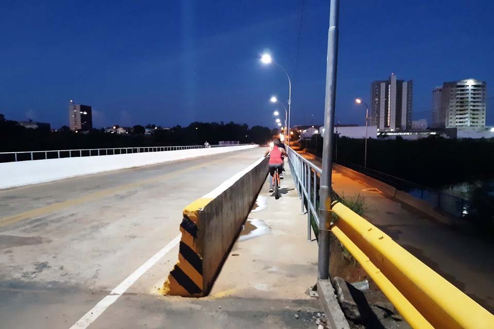 DER executa obras de alargamento da RO-135 para implantação da ciclovia, em Ji-Paraná