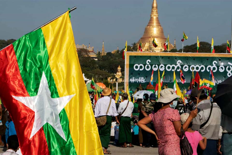 ONU alerta para violência sexual contra mulheres detidas em Myanmar