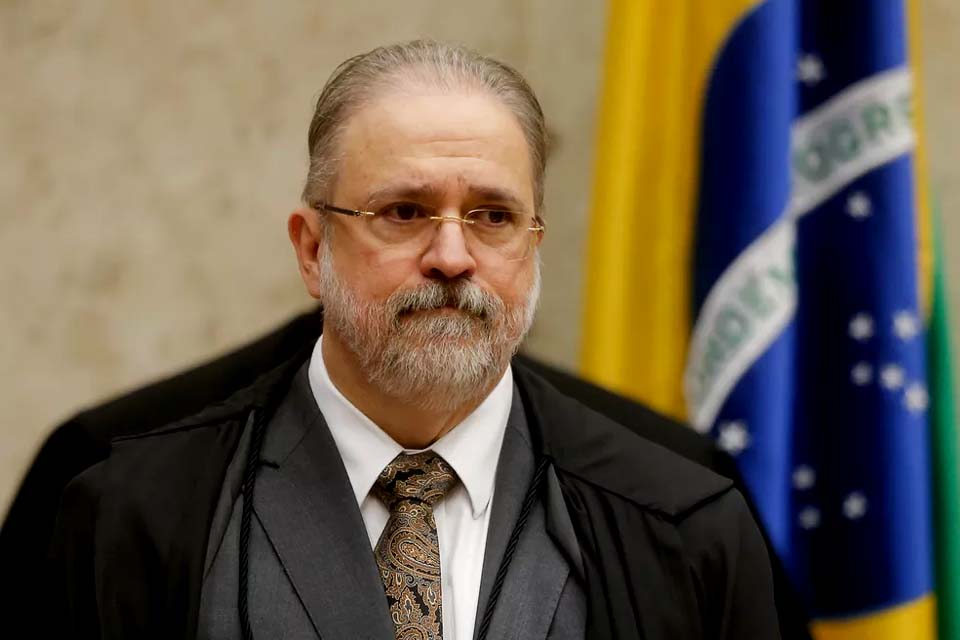 Aras chama de 'extremamente grave' investigação sobre integrantes do MP